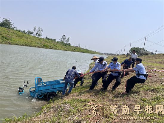 最美&ldquo;纤夫&rdquo;拉出暖心故事