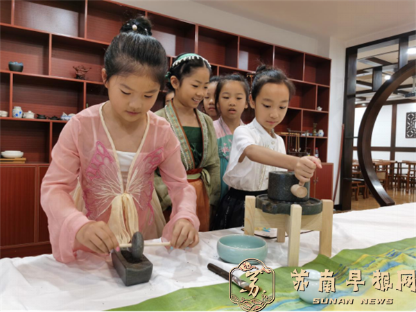 772d70c7e86d1fb3a1f3ad9a9dba51e2.png 20240802点茶润心 风雅宋韵——“宋代点茶”暑期非遗文化体验活动473.png