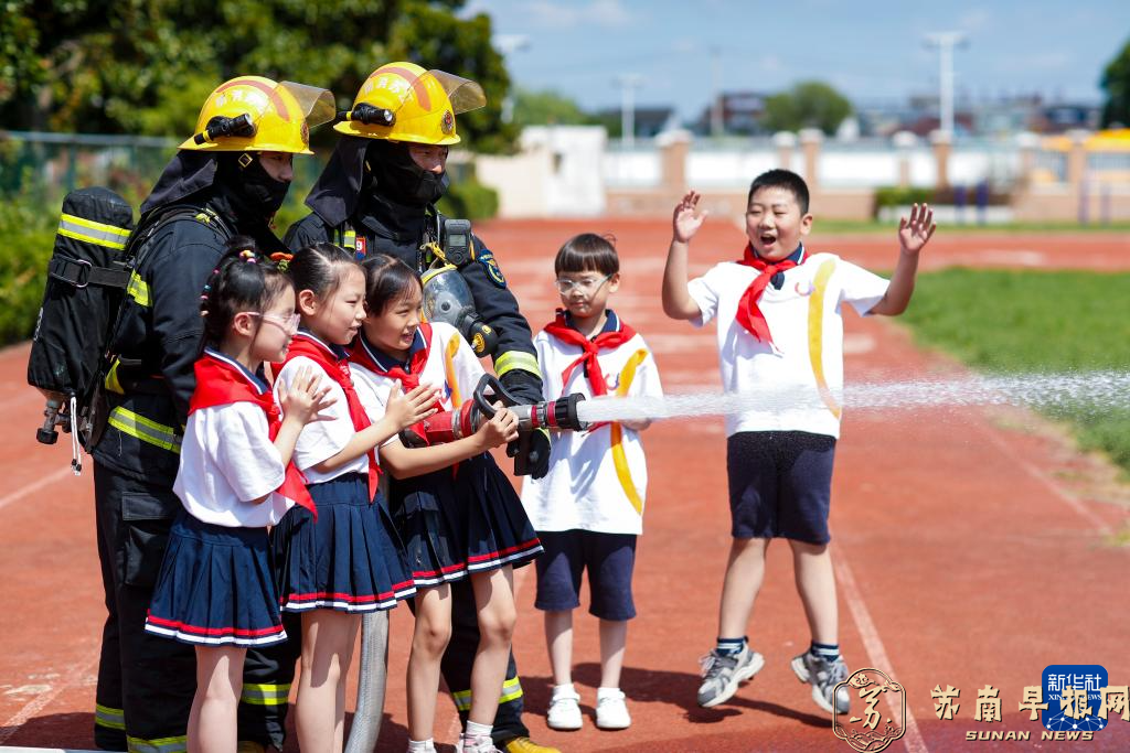 江苏兴化：消防进校园 筑牢安全&ldquo;防火墙&rdquo;