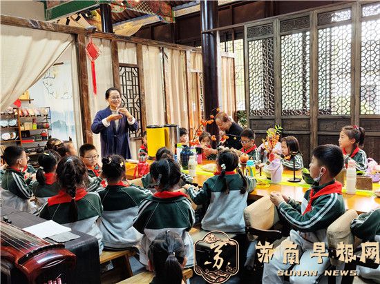 19db651b5ea6d0d35dfa0a62dcdbacbe.jpg 1.在美术馆承一堂文化艺术空间学习茶艺.jpg