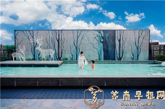 2ec1bd6764affc0b8ec222893f96e697.jpg 经过多年努力,南京江宁汤山已经成功创成了(全国)首批旅游度假区,并荣获了“世界著名温泉小镇”等多个品牌称号。.jpg