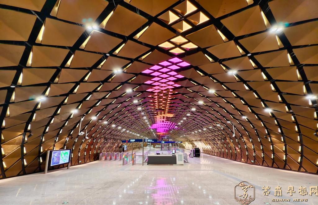 南京地铁7号线中段开通运营