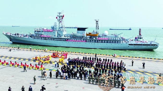 中国海军郑和舰靠泊“第二故乡”江苏太仓