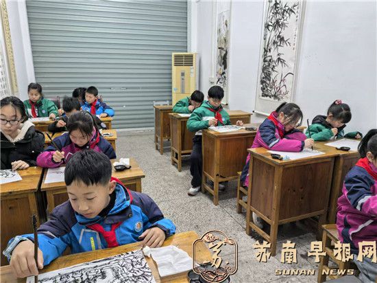 传承书画励后人一一记宜兴市周铁镇竺西书画院院长周正军