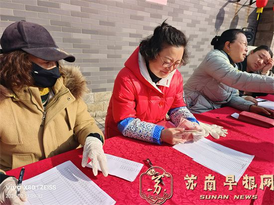 南通市崇川区：业委会发红包 居民喜上眉梢