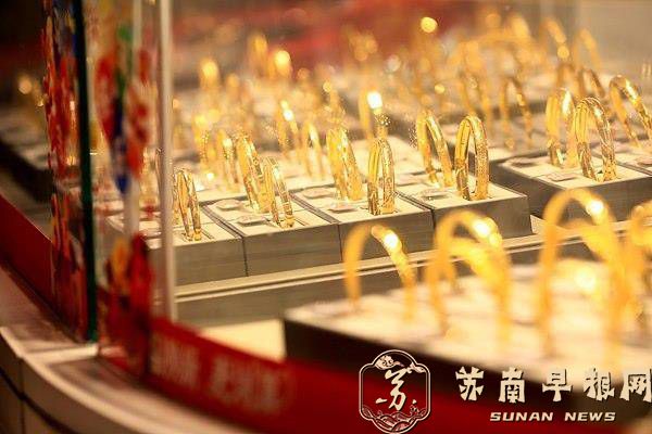 名为买卖实为放贷 揭开珠宝店“黄金分期”背后的骗局