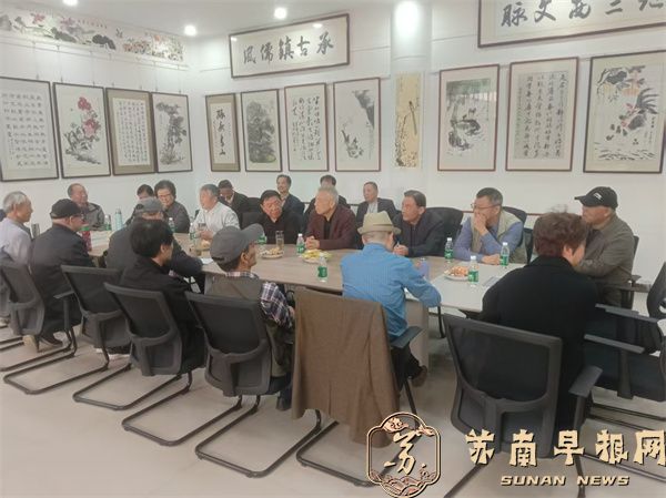 宜兴市周铁镇：翰墨聚雅韵 交流促提升