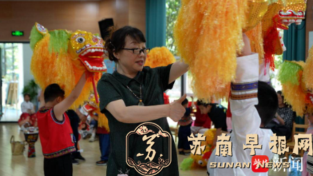 一段手狮舞、一曲《八老鸽子》，她让非遗&ldquo;活&rdquo;在乡土、走向世界
