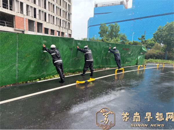 南京江宁东山城管综治办严阵以待(1)954.jpg