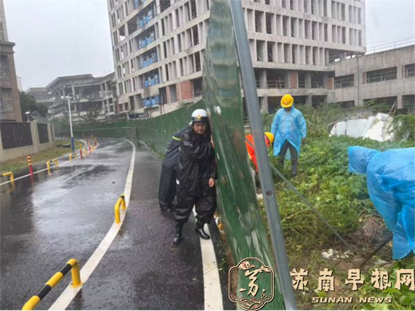 南京江宁东山城管综治办严阵以待(1)956.jpg