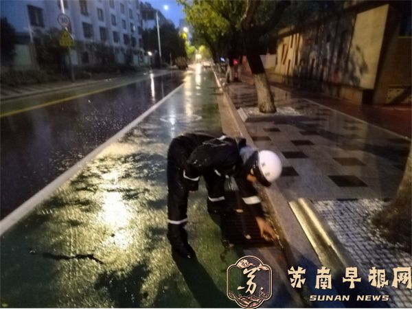南京江宁东山城管综治办严阵以待(1)960.jpg