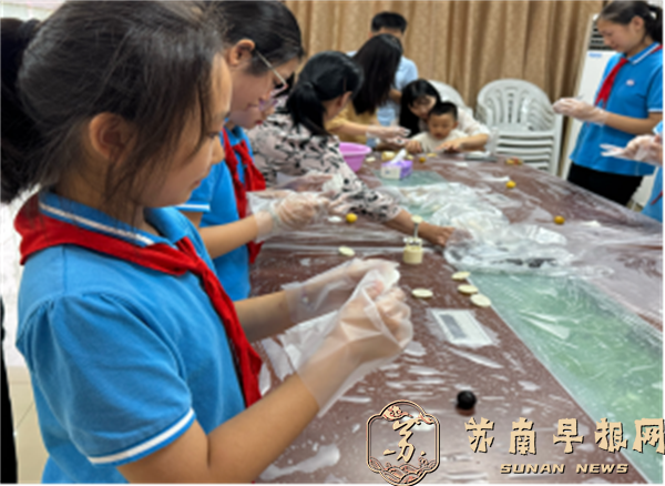 河滨路小学庆中秋迎国庆活动报道(1)447.png