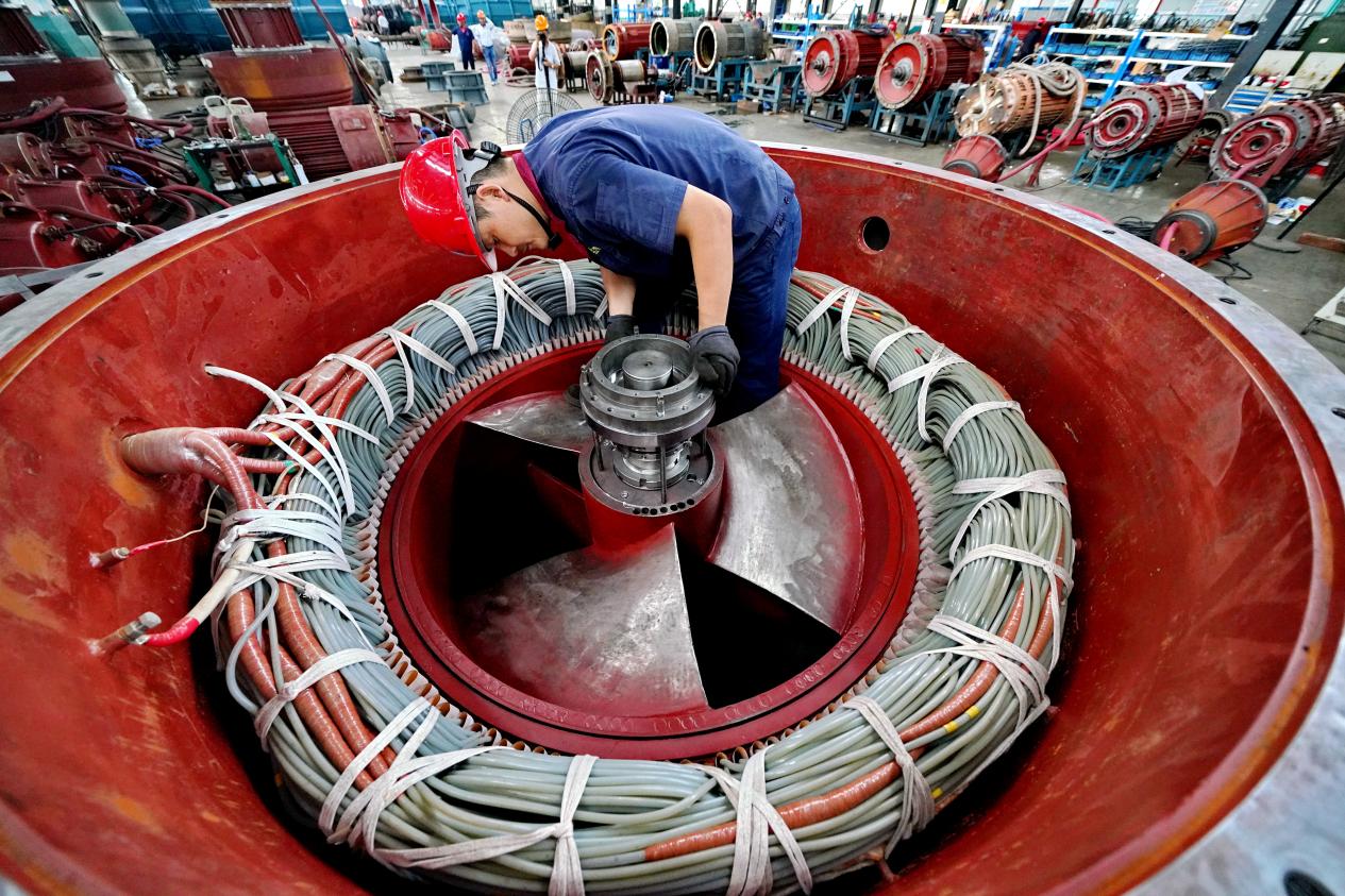 合肥恒大江海车间生产忙。章一宏摄