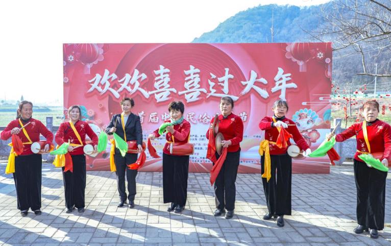 锣鼓声奏出了浓浓的年味。