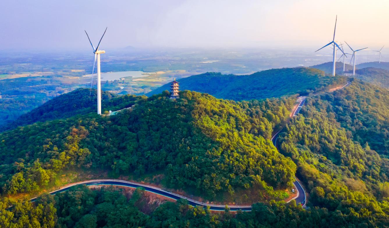 全椒县椒岭风景线贯穿大墅龙山。董超摄